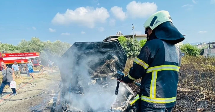 Yanan araç kullanılmaz hale geldi
