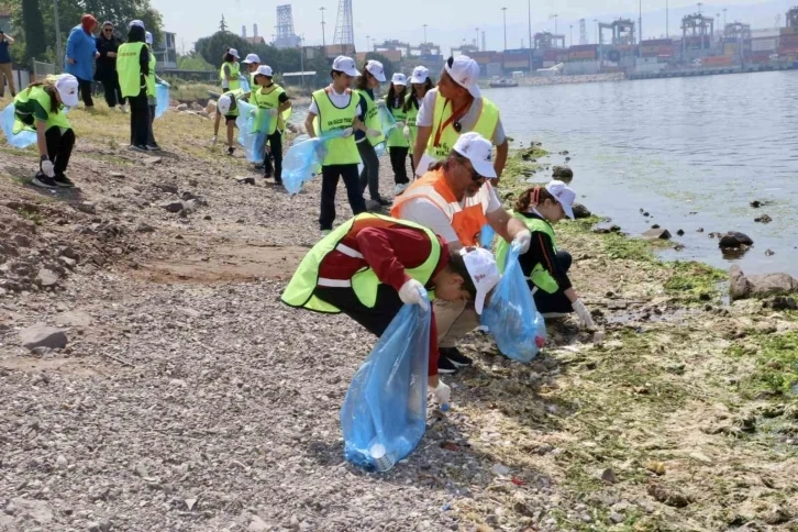 Yarımca Sahili’nde 150 kilogram atık toplandı
