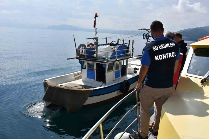 Yasa dışı su ürünleri avcılığına yönelik 9 bin 745 eş zamanlı denetim gerçekleştirildi
