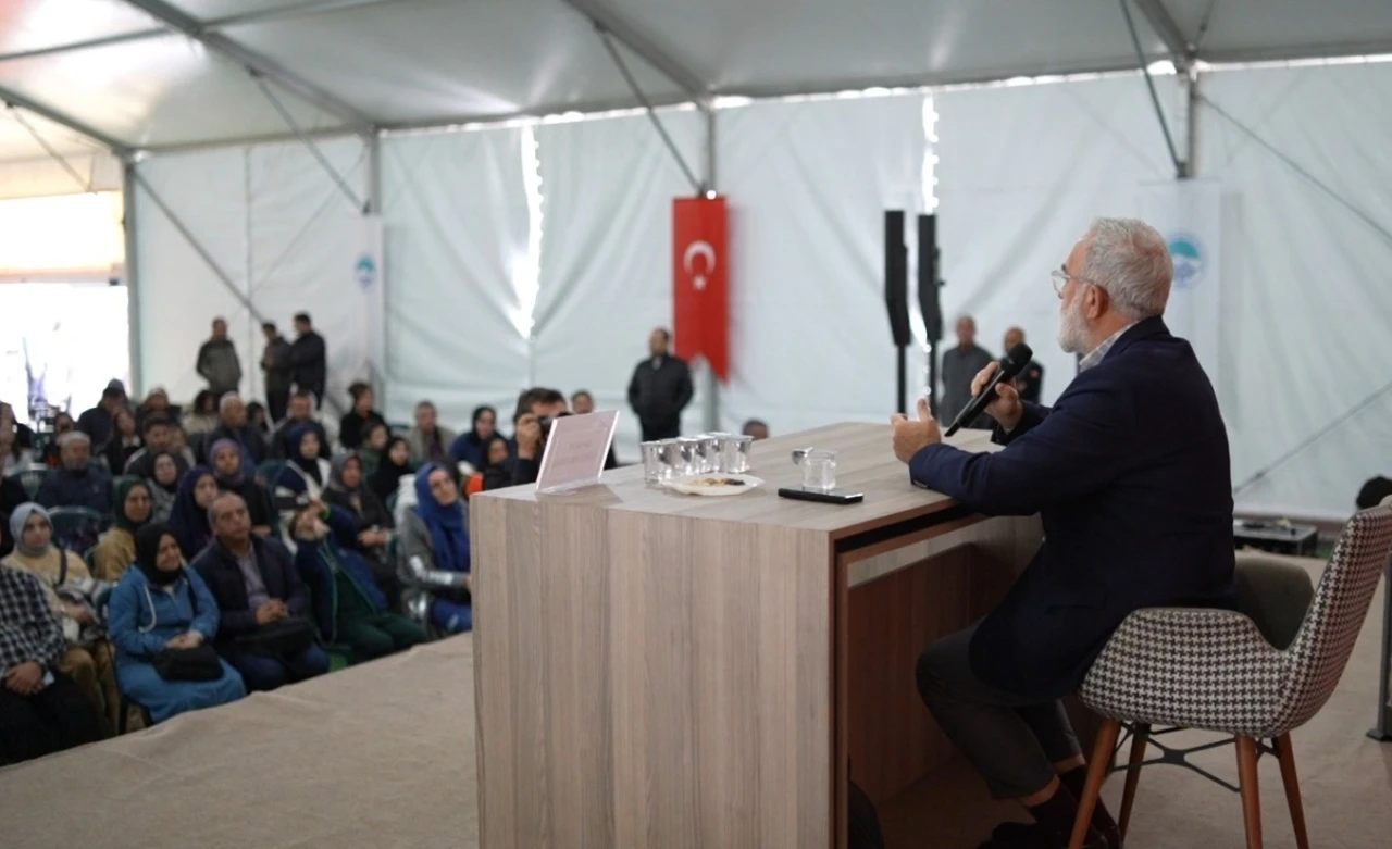 Yazar Yenişehirlioğlu: "Kayseri Kitap Fuarı her yıl güçlenerek devam ediyor"
