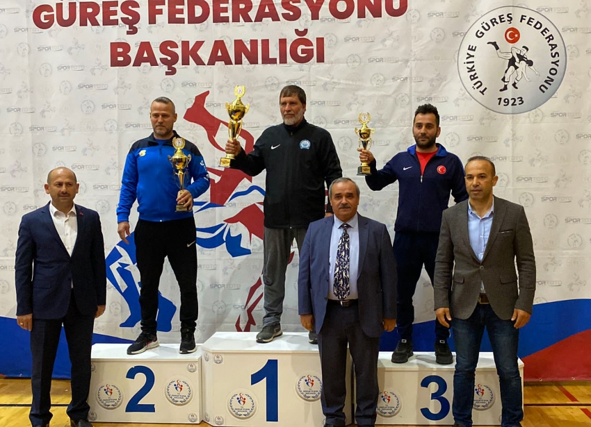 Yıldırım Belediyespor güreşte emin adımlarla ilerliyor