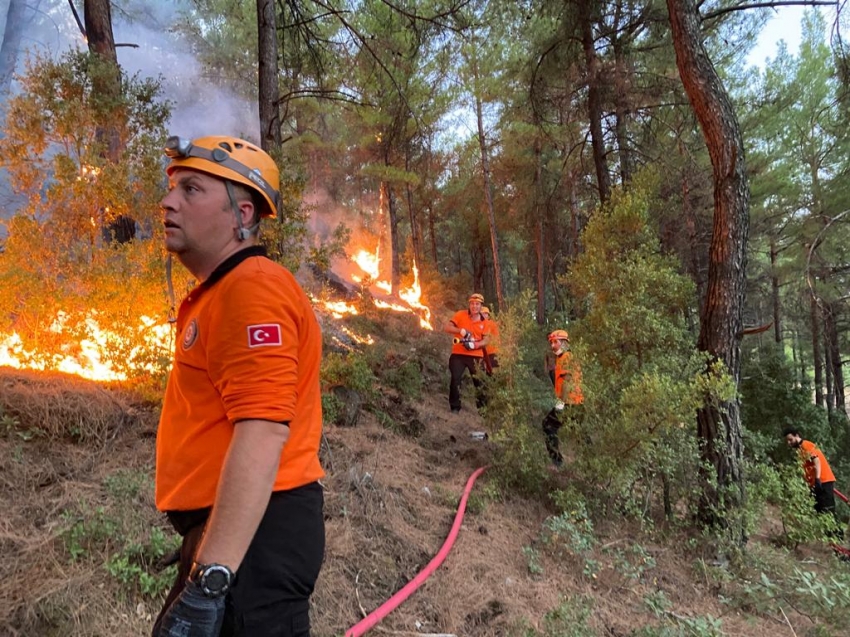 Yıldırım Belediyesi, yangın bölgesinde çalışmalarına devam ediyor