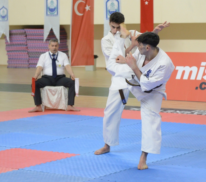 Yıldırım'da karate rüzgarı