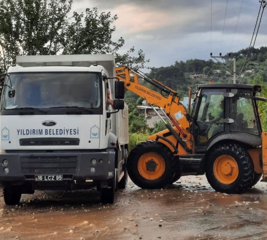 Yıldırım Belediyesi'nden sel bölgesine hızlı müdahale