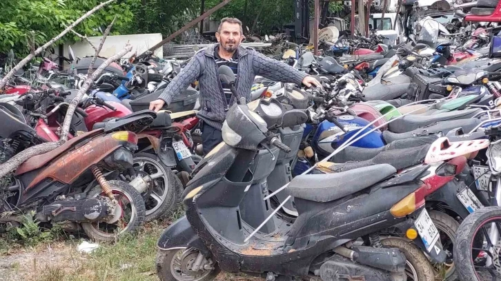 Yediemin otoparkları yıllardır alınmayan motosikletler nedeniyle motosiklet mezarlığına döndü
