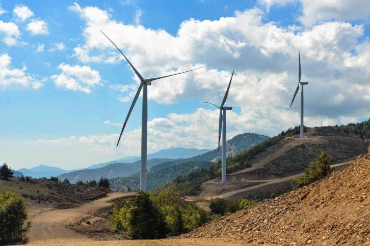 YEKDEM tüketicinin elektrik maliyetini azaltıyor
