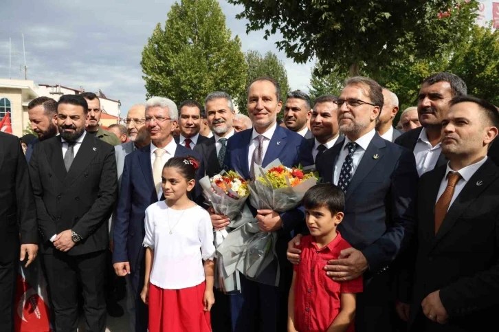 Yeniden Refah Partisi Genel Başkanı Erbakan: "Milli Görüş belediyeciliği demek önce ahlak ve maneviyat demektir"
