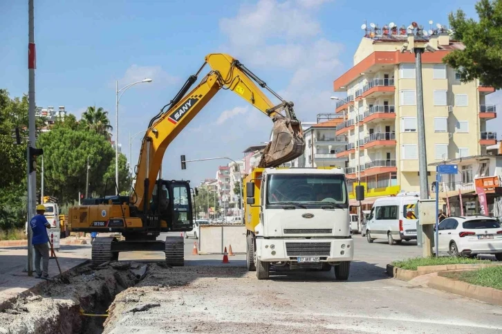 Yeniköy’de eskiyen içme suyu hattı yenileniyor
