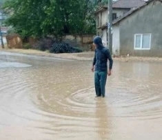 Yenişehir’de ev ve tarlalar sular altında kaldı