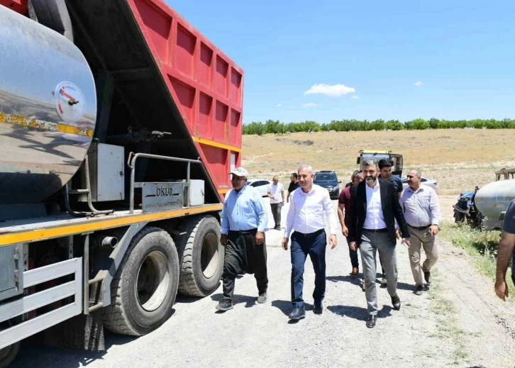 Yeşilyurt Belediyesi, kırsal bölgelerin ulaşım ağını akıcı ve konforlu hale getiriyor
