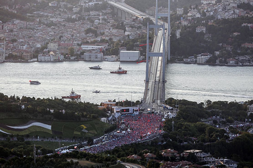 15 Temmuz'un yıldönümünde Türkiye meydanlarda