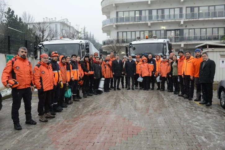 Yıldırım Belediyesi'nden arama-kurtarma ekibi deprem bölgesine hareket etti 