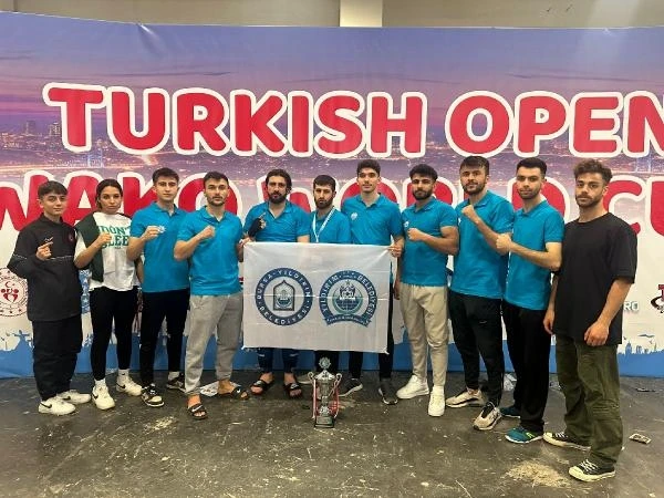 Yıldırım Belediyesporlu sporcular Kick Boks Dünya Kupası’ndan madalya ile döndü