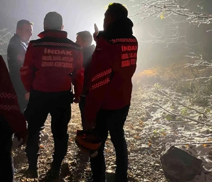 Bursa'da yılın ilk karını görmek için dağa çıktılar mahsur kaldılar