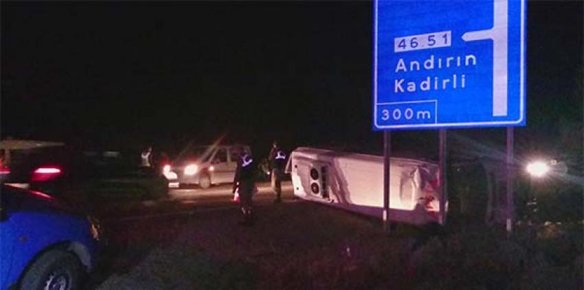 Yolcu minibüsü devrildi: Çok sayıda yaralı