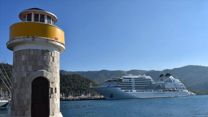 Yolcu gemisi Seabourn Encor, Marmaris'te 