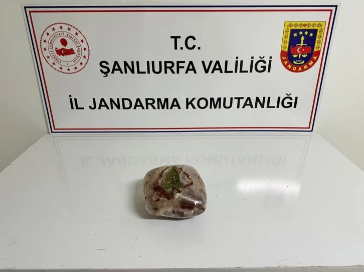 Yolcunun çantasından uyuşturucu çıktı
