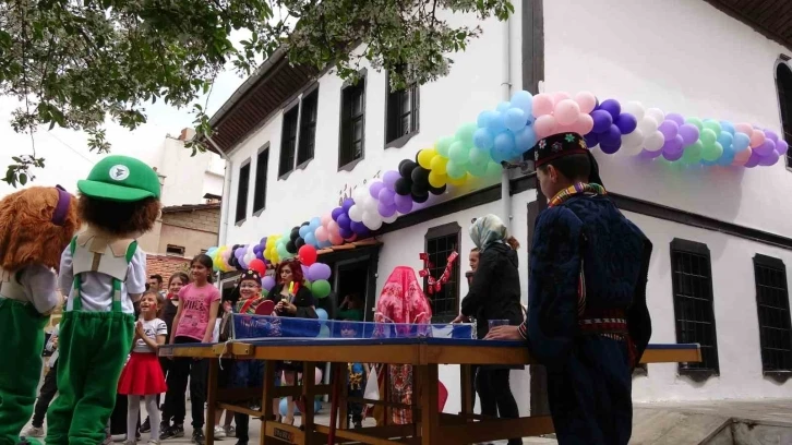 Yozgat Belediye Başkanı açtığı merkezle çocukların yüzünü güldürdü
