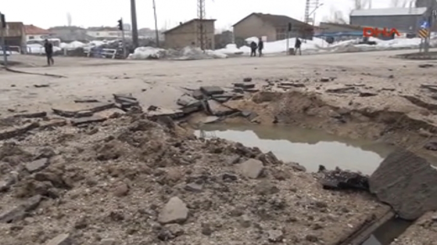 Yüksekova’da zırhlı polis aracına bombalı saldırı