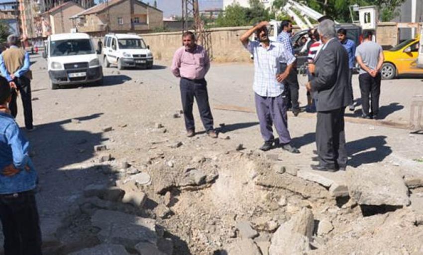 Polis aracına hain saldırı