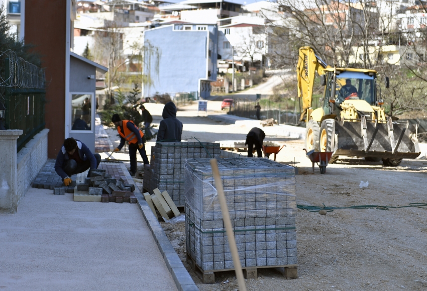 Yunuseli’nde tretuvar ve parke taşı çalışması 