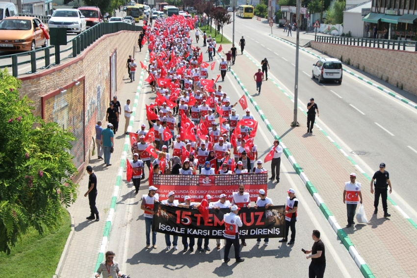 Bursa’da 15 Temmuz şehitleri için yürüdüler