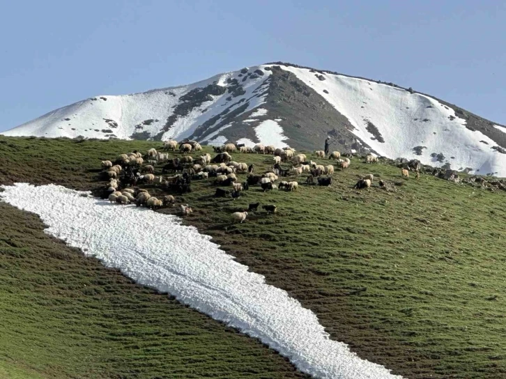 Yüksekova’da 2 mevsim bir arada
