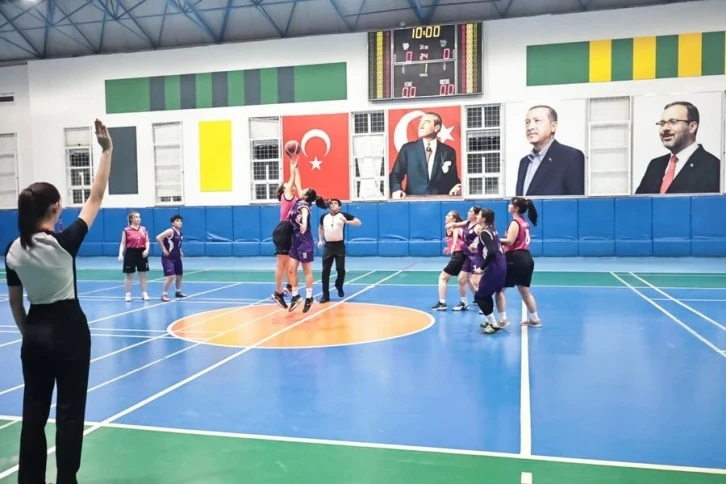 Yurtlar arası turnuva maratonunda şampiyonlar ödüllerine kavuşuyor