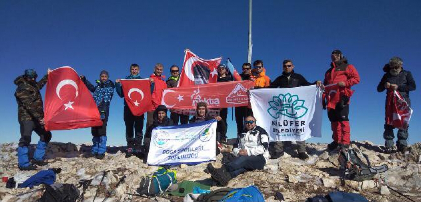 Uludağ’ın zirvesinde Atatürk’ü andılar