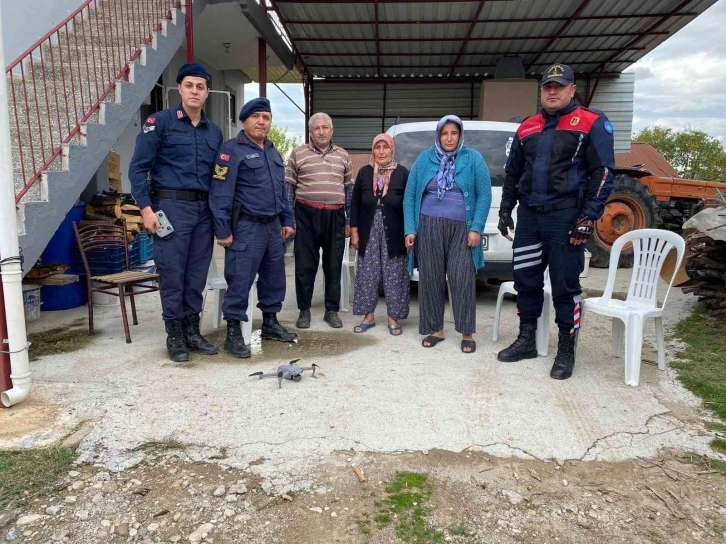 Zeytin toplarken kaybolan kadın jandarma dronu ile bulundu
