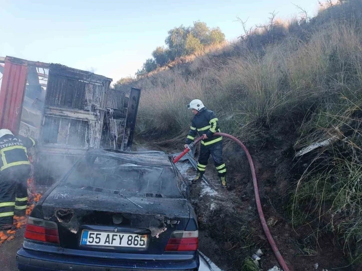 Zincirleme kazaya karışan otomobil alevlere teslim oldu