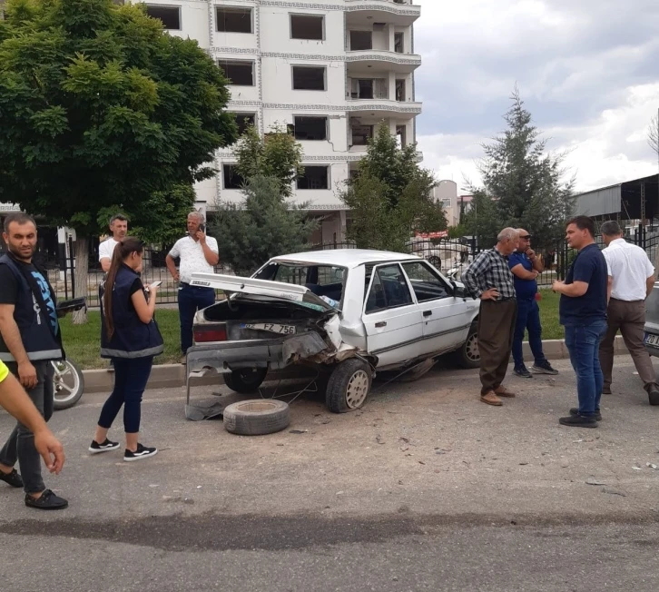 Zincirleme trafik kazasında 4 kişi yaralandı
