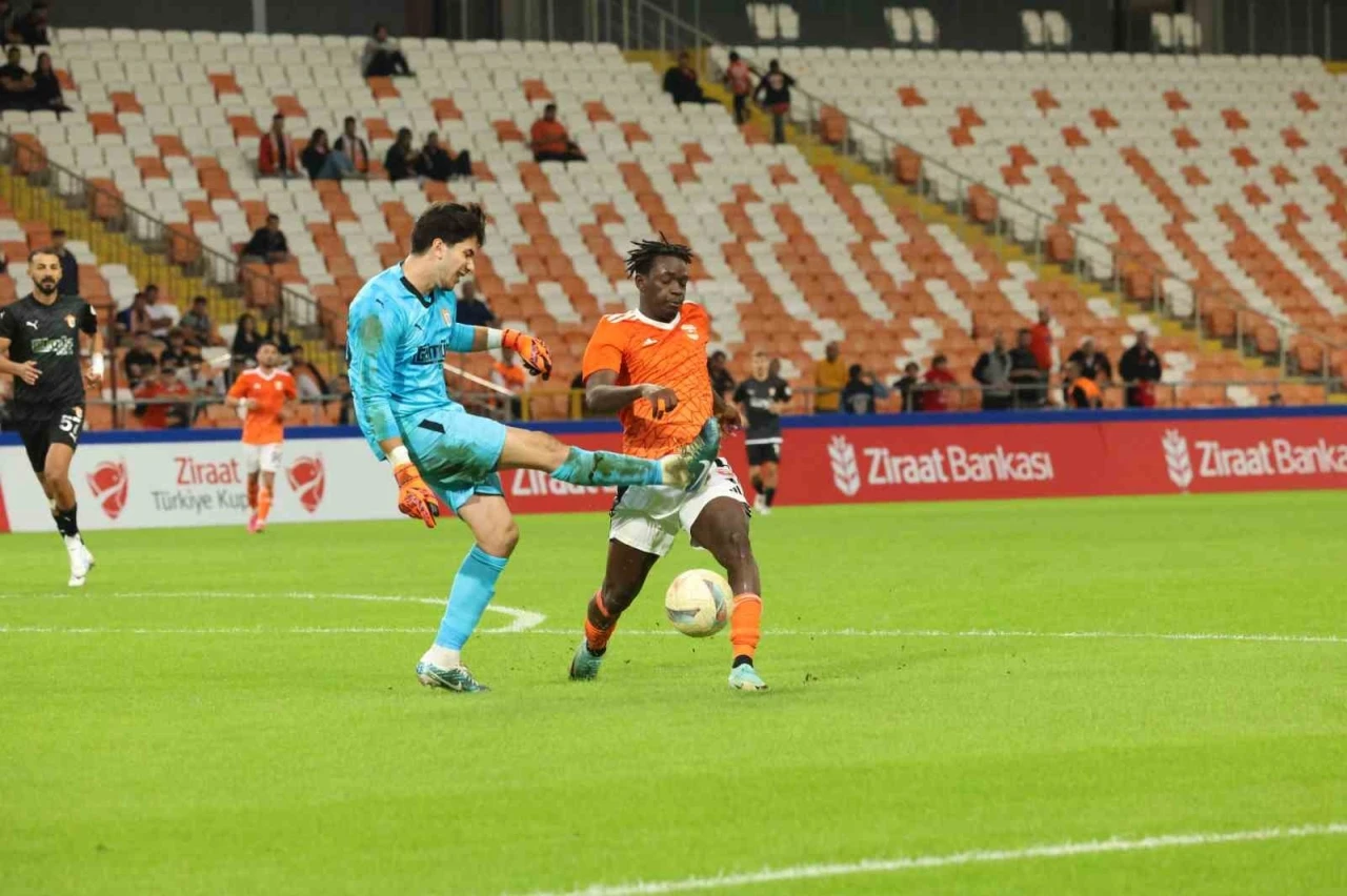 Ziraat Türkiye Kupası: Adanaspor: 1 - Çorluspor 1947: 2
