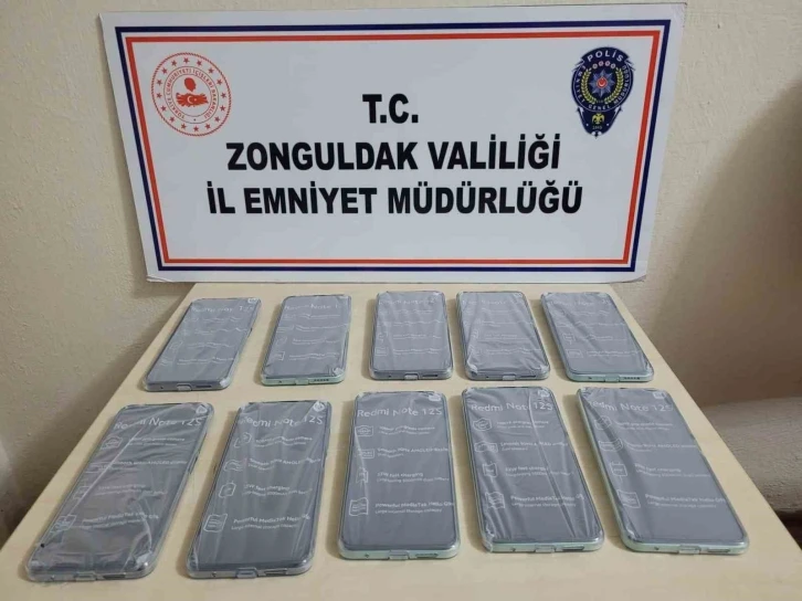 Zonguldak’ta gümrük kaçağı cep telefonları ele geçirildi
