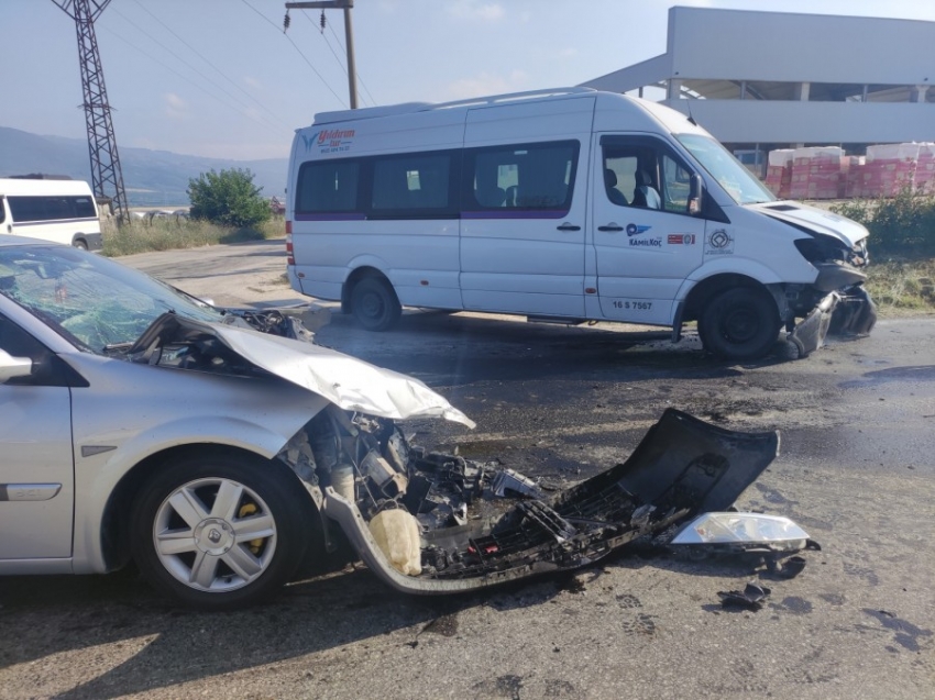 Bursa'da trafik kazası: 2 yaralı