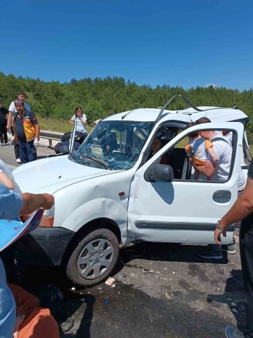 1’i ağır 6 kişinin yaralandığı kazanın güvenlik kamerası ortaya çıktı
