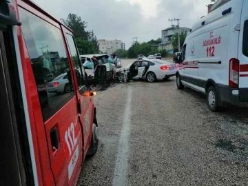 1 kişinin öldüğü 13 kişinin yaralandığı kaza anı kamerada
