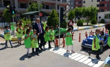 10 bin çocuğa trafik eğitimi
