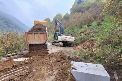 10 metre uzunluğunda kutu menfez yapıldı
