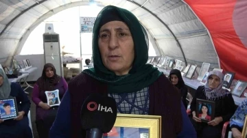 10 yıldır evlat hasreti çeken anne: &quot;Eğer oğlum beni görüp duyuyorsan gel devlete teslim ol&quot;
