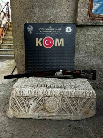 100 kilogram ağırlığında tarihi sanduka ele geçirildi
