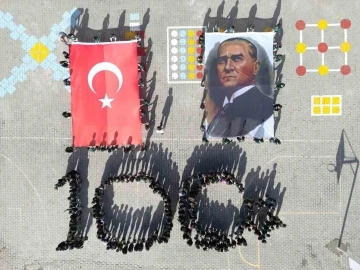 100. yıl coşkusu Kastamonu’da! Öğrencilerden 100. yıla özel koreografi
