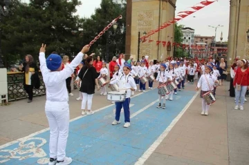 100. yılda 100 minik adım
