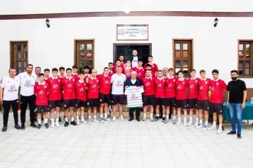 1308 Osmaneli Belediyespor U-18 Türkiye Şampiyonasına uğurlandı
