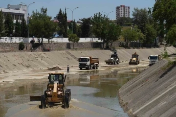 15 ilçede, 116 araç ve 441 personelle ilaçlama yapılıyor
