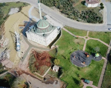 17 Ağustos Cami’nin çehresi yeşille buluşuyor
