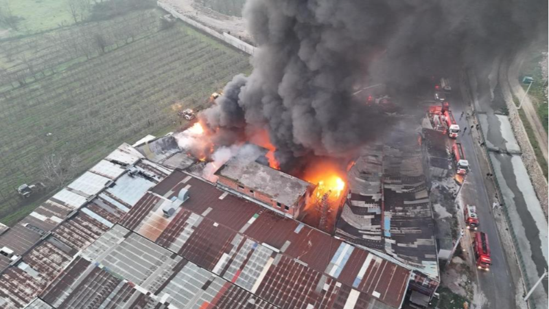 Bursa Yıldırım'da yanan fabrika ruhsatsız çıktı