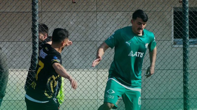 Bursaspor deplasmandan 1 puanla döndü