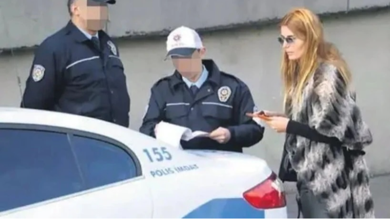 Bir dönemin ünlü mankeni polis karşısında