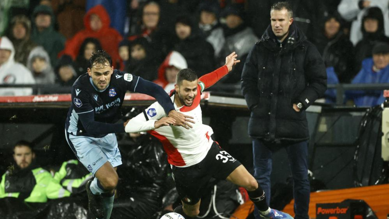 Feyenoord'un yeni teknik direktörü Robin van Persie oldu